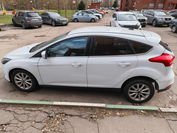 2017 Ford Focus III Рестайлинг, белый, 845000 рублей - вид 3