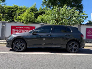 2023 Volkswagen Golf VIII, серый, 1650000 рублей, вид 5