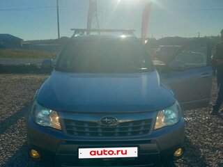 2011 Subaru Forester III Рестайлинг, серебристый, 1350000 рублей, вид 4