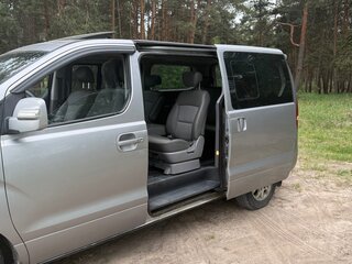 2012 Hyundai Grand Starex I, серебристый, 2200000 рублей, вид 2