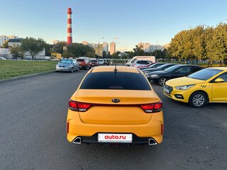 2021 Kia Rio IV Рестайлинг, белый, 1050000 рублей, вид 3