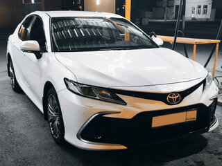 2021 Toyota Camry VIII (XV70) Рестайлинг, белый, 3350000 рублей, вид 2