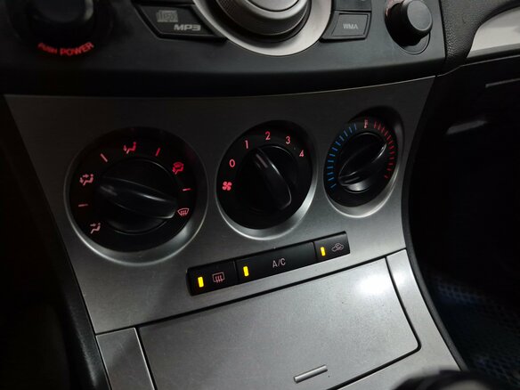 2011 Mazda 3 II (BL) Рестайлинг, белый - вид 18