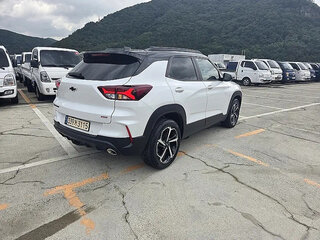 2021 Chevrolet TrailBlazer III, белый, 1755400 рублей, вид 4