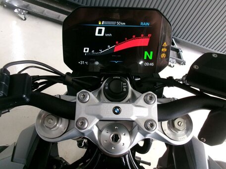 2025 BMW F 900 R, чёрный, 1277000 рублей, вид 5