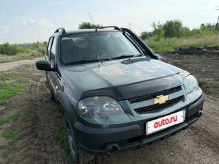 2018 Chevrolet Niva I Рестайлинг, зелёный, 850000 рублей, вид 3