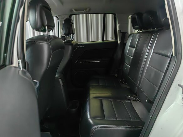 2012 Jeep Compass I Рестайлинг, белый - вид 10