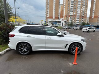 2020 BMW X5 30d IV (G05/G18), белый, 7450000 рублей, вид 2