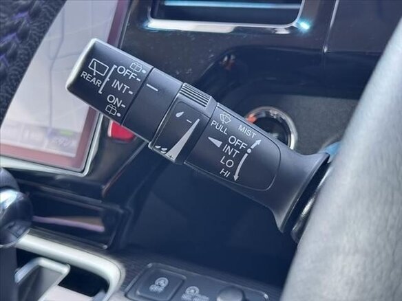 2022 Honda Stepwgn Spada V Рестайлинг, белый, 1610888 рублей - вид 15
