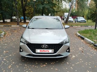 2020 Hyundai Solaris II, серебристый, 1220000 рублей, вид 2
