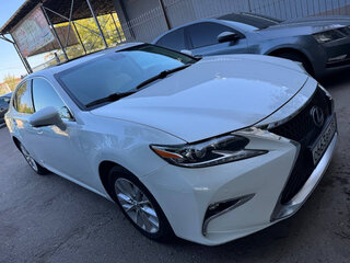 2012 Lexus ES 300h VI, белый, 3000000 рублей, вид 1