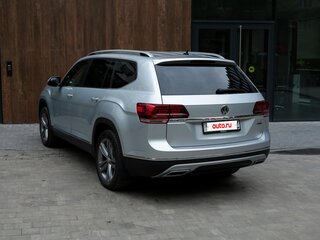 2018 Volkswagen Teramont I, серебристый, 3050000 рублей, вид 4