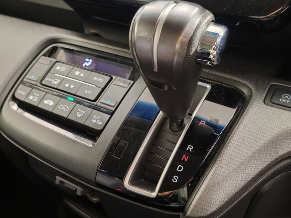 2015 Honda Stepwgn Spada V, серый, 1870000 рублей - вид 21
