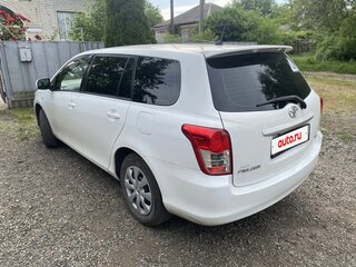2010 Toyota Corolla Fielder X (E140, E150) Рестайлинг, белый, 750000 рублей, вид 4