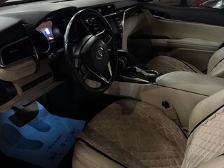 2019 Toyota Camry VIII (XV70), белый, 2799999 рублей, вид 4