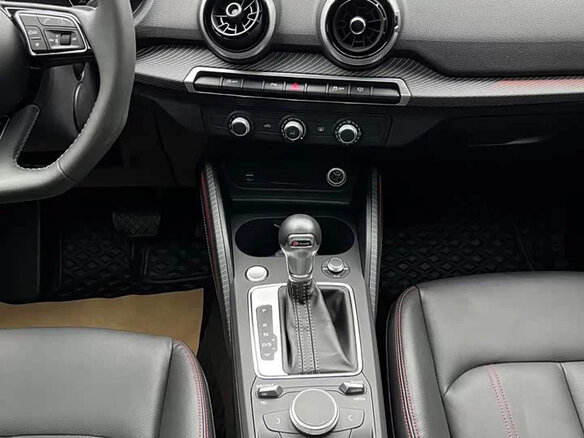 2023 Audi Q2 L 35 TFSI I Рестайлинг, красный, 1700000 рублей - вид 12