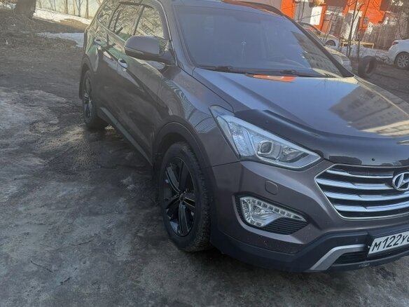 2013 Hyundai Santa Fe Grand III, коричневый, 1900000 рублей - вид 2