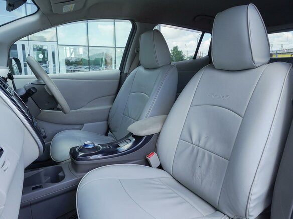 2011 Nissan Leaf (EM61) I (ZE0/AZE0), белый, 570000 рублей - вид 10