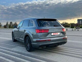 2017 Audi Q7 II (4M), серый, 3850000 рублей, вид 5