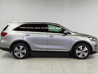 2019 Kia Sorento III Prime Рестайлинг, серебристый, 3320000 рублей, вид 4
