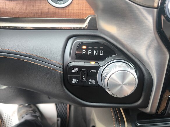 2022 Ram 1500 Quad Cab IV (DS/DJ), чёрный, 8050000 рублей - вид 30