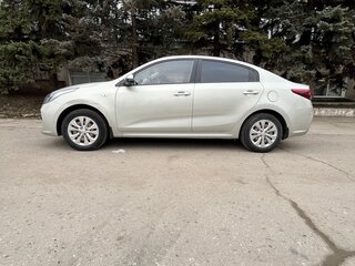 2018 Kia Rio IV, бежевый, 1000000 рублей, вид 5