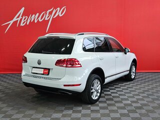 2013 Volkswagen Touareg II, белый, 1825000 рублей, вид 5