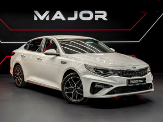 2019 Kia Optima IV Рестайлинг, белый, 1990000 рублей, вид 3
