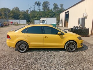 2019 Volkswagen Polo V Рестайлинг, жёлтый, 1000000 рублей, вид 3