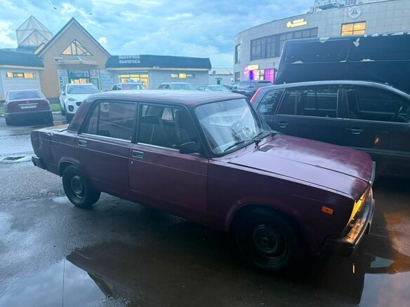 2004 Lada (ВАЗ) 2107, пурпурный