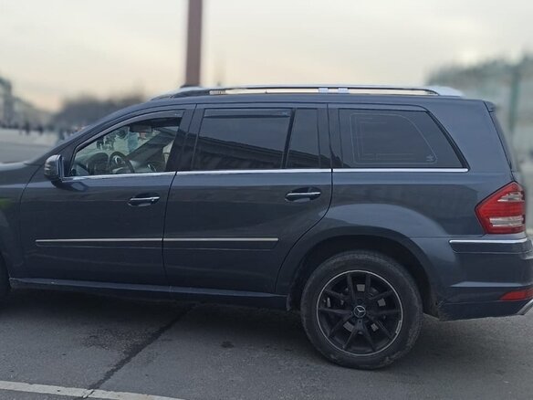 2010 Mercedes-Benz GL-Класс 350 I (X164) Рестайлинг, серый, 2100000 рублей - вид 4