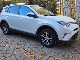 2018 Toyota RAV4 IV (XA40) Рестайлинг, белый, 2350000 рублей, вид 1