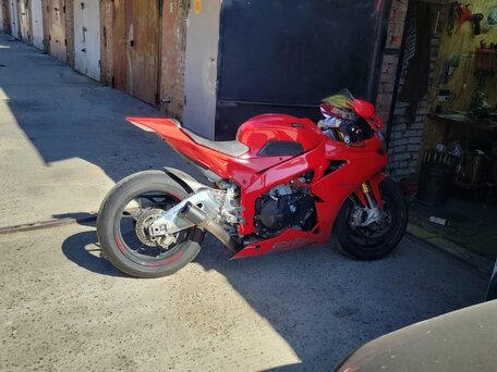 2014 Aprilia RSV4, красный, 1000050 рублей, вид 1