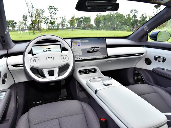 2026 Changan Qiyuan A06 28.39 kWh, серебристый, 2590000 рублей - вид 12