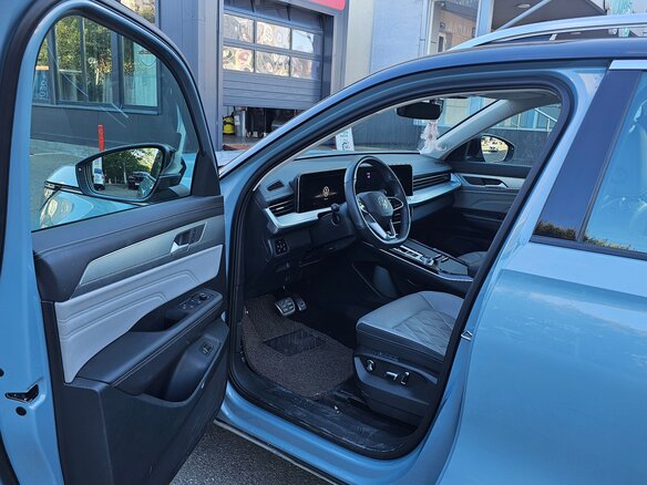 2023 Volkswagen Tavendor I, серый, 4790000 рублей - вид 6