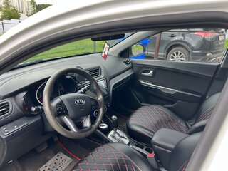 2014 Kia Rio 4-speed III, белый, 920000 рублей, вид 5