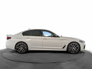 2021 BMW 5 серии 530i xDrive VII (G30/G31/G38) Рестайлинг, белый, 5225000 рублей, вид 4