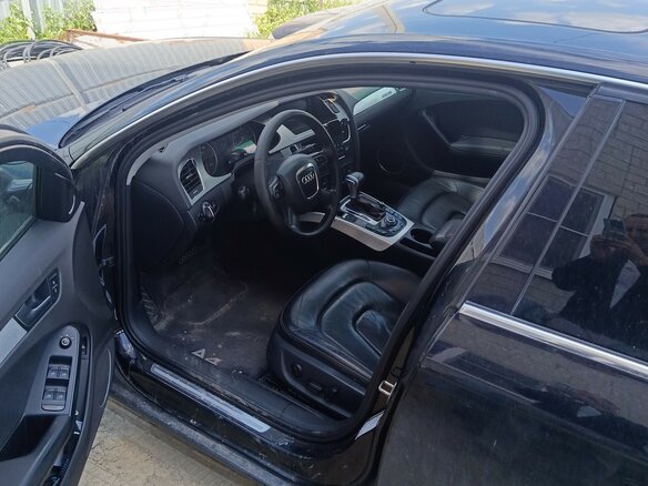 2009 Audi A4 6-speed IV (B8), чёрный, 1000000 рублей - вид 2
