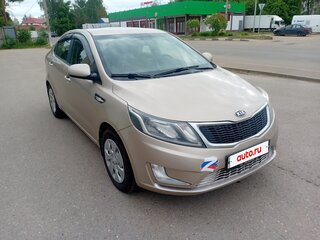 2013 Kia Rio 5-speed III, бежевый, 580000 рублей, вид 4