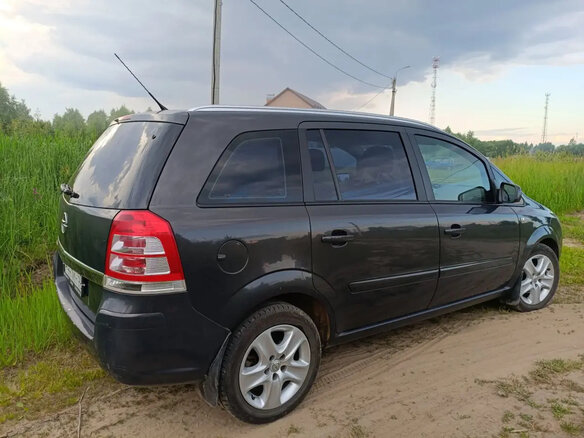 2013 Opel Zafira B Рестайлинг, серый - вид 4