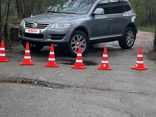2008 Volkswagen Touareg I Рестайлинг, серый, 800000 рублей, вид 1