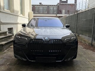 2023 BMW 7 серии 740d xDrive VII (G70), чёрный, 10999999 рублей, вид 2