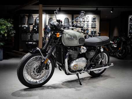 2026 Triumph Bonneville T120, серый, 2070000 рублей, вид 2