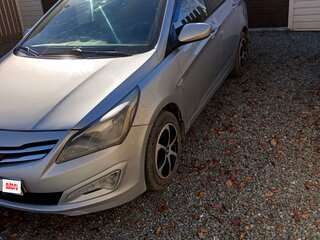 2016 Hyundai Solaris I Рестайлинг, серебристый, 800000 рублей, вид 1