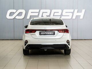 2022 Kia Cerato IV Рестайлинг, белый, 1999000 рублей, вид 4