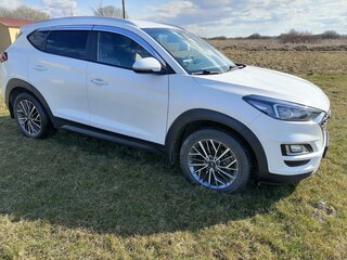 2018 Hyundai Tucson III Рестайлинг, белый, 2100000 рублей, вид 3