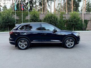 2020 Volkswagen Touareg III, чёрный, 4650000 рублей, вид 3
