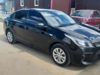 2019 Kia Rio IV, чёрный, 1350000 рублей, вид 4