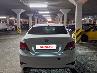 2016 Hyundai Solaris I Рестайлинг, белый, 700000 рублей, вид 4