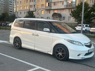 2004 Honda Elysion I, белый, 850000 рублей, вид 4